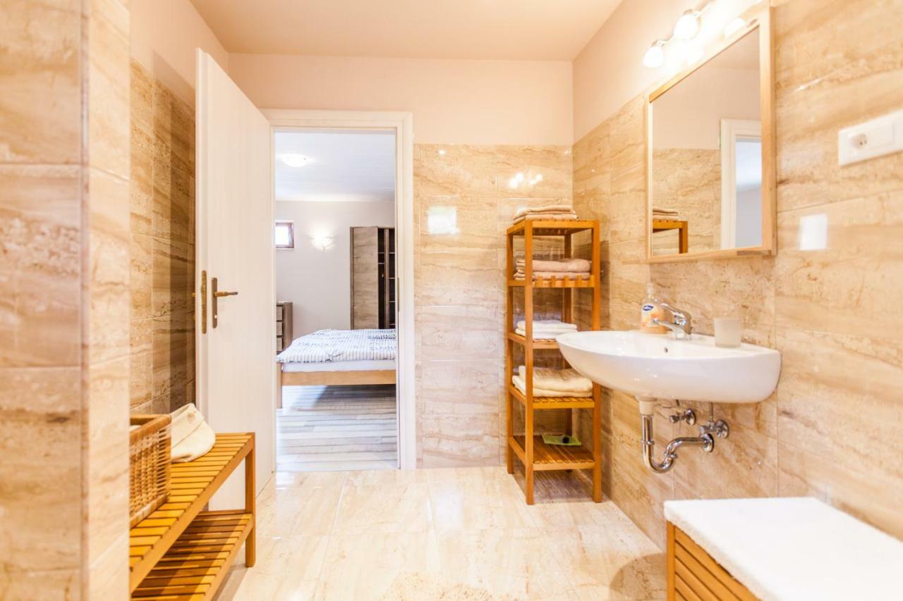 Villa Nabucco Kras エクステリア 写真