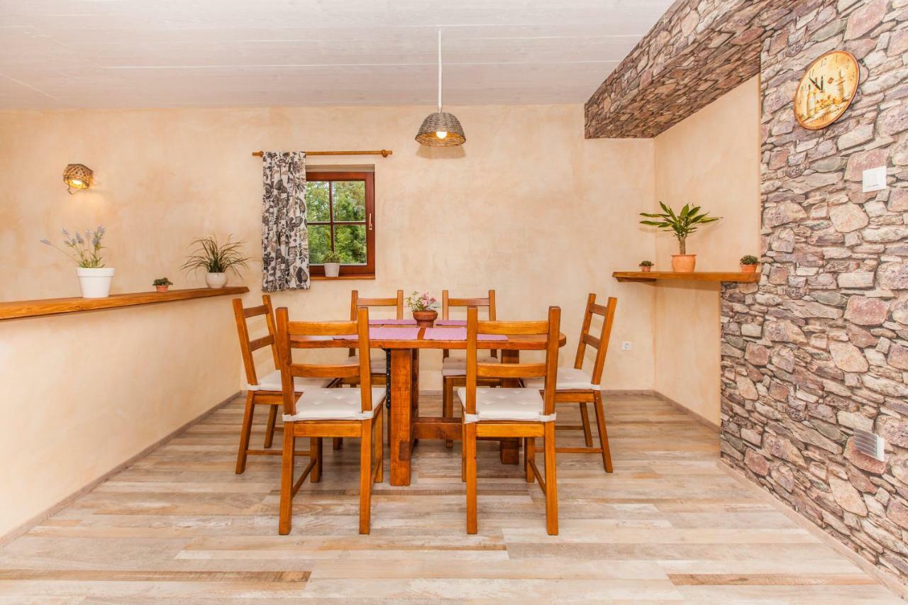 Villa Nabucco Kras エクステリア 写真